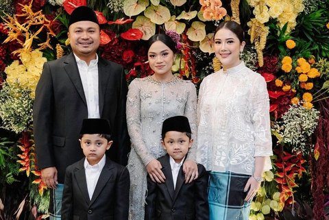 Foto Cantik Afie Kalla di Acara lamaran Rasyid Rajasa dan Tamara Kalla Curi Perhatian