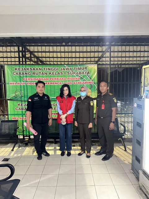 Gregorius Ronald Tannur terlihat bahagia usai divonis bebas PN Surabaya. (Dian Kurniawan/Liputan6.com)