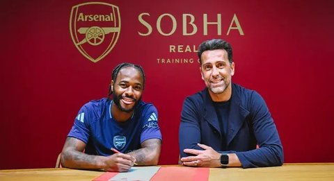 Bermain di kandang lawan, Tim Meriam London mendapat perlawanan sengit tuan rumah sejak bola digulirkan. Ketika pertandingan baru berjalan 12 menit, gawang Arsenal sudah dibobol Newcastle Uni