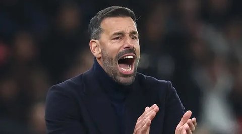 Para pemain Manchester United merayakan gol Bruno Fernandes ke gawang Chelsea dalam lanjutan Liga Inggris 2024/2025 di Old Trafford, Minggu (3/11/2024) malam WIB. (Paul ELLIS / AFP)