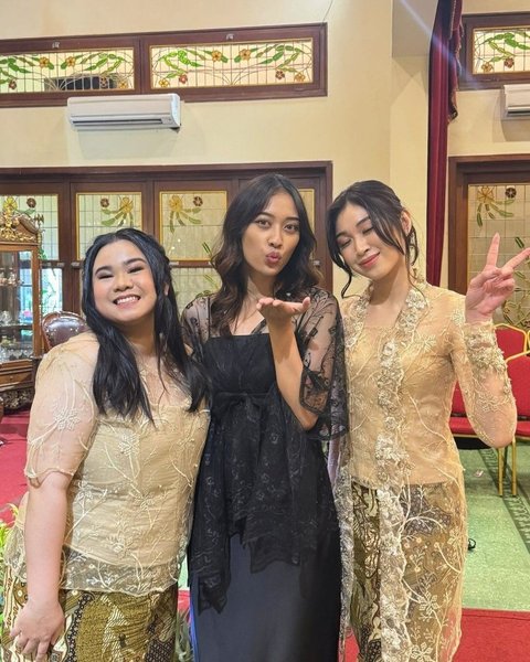 Potret Shani Eks JKT48 jadi Bridesmaid yang Mencuri Perhatian