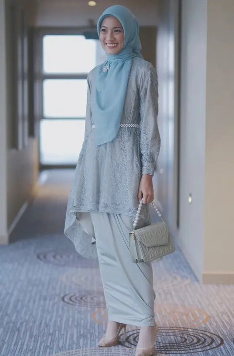 Maudy Ayunda adalah salah satu artis yang menerima beasiswa LPDP. Melalui beasiswa LPDP, Maudy Ayunda berhasil menyelesaikan pendidikan magisternya dan mendapatkan gelar Master of Educatio