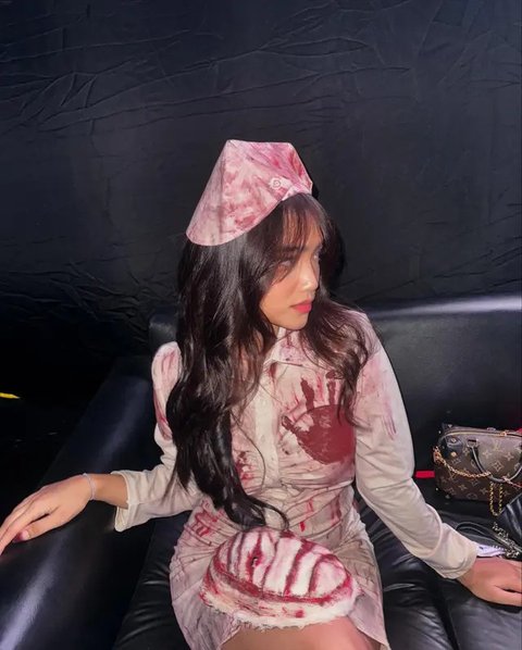 Tampilan Unik Fuji Saat Rayakan Ulang Tahun ke-22, Pakai Kostum Suster Ngesot dan Outfit Murah.  foto: (dok.Instagram @fuji_an/