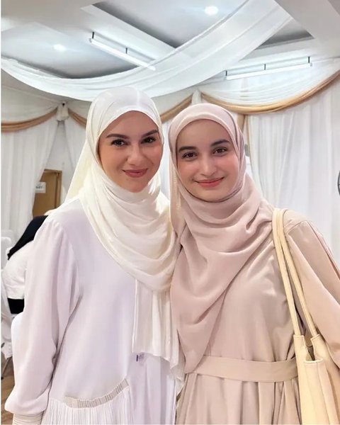 Potret tamu artis di acara tasyakuran rumah baru Irish Bella dan Haldy Sabri. (sumber: Instagram/_irishbella_/lisyanurrahmii)