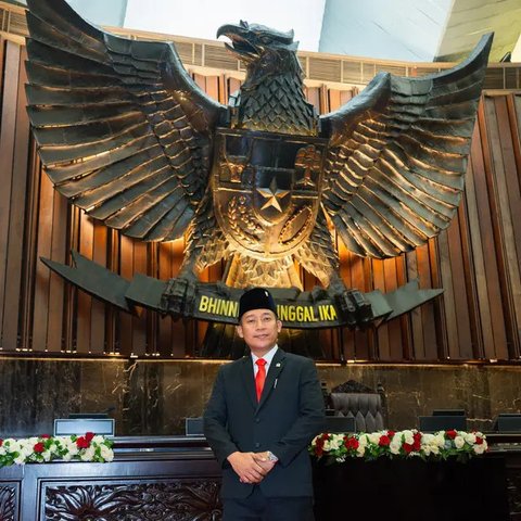 Denny Cagur klarifikasi isu dicueki istri karena gaji sebagai anggota DPR RI konon lebih rendah dari pendapatannya sebagai artis papan atas Tanah Air. (Foto: Dok. Instagram @dennycagur)