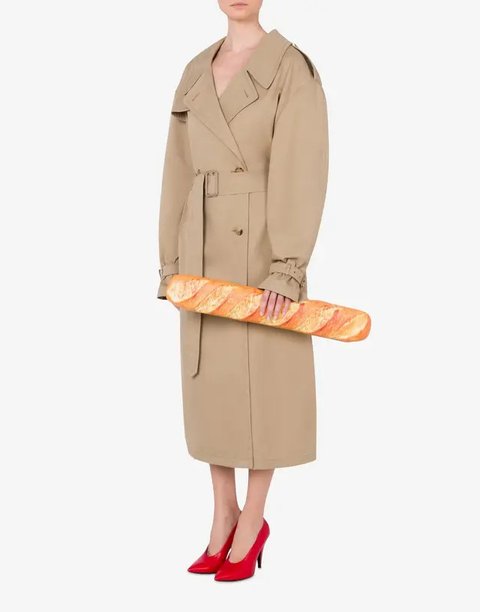 Moschino yang sukses bikin geleng-geleng kepala dengan desain tas-nya yang tak biasa. [Moschino.com].