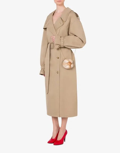 Moschino yang sukses bikin geleng-geleng kepala dengan desain tas-nya yang tak biasa. [Moschino.com].