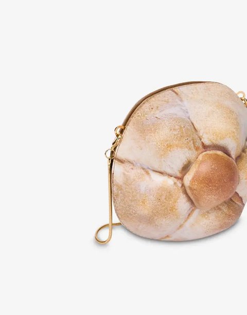 Moschino yang sukses bikin geleng-geleng kepala dengan desain tas-nya yang tak biasa. [Moschino.com].