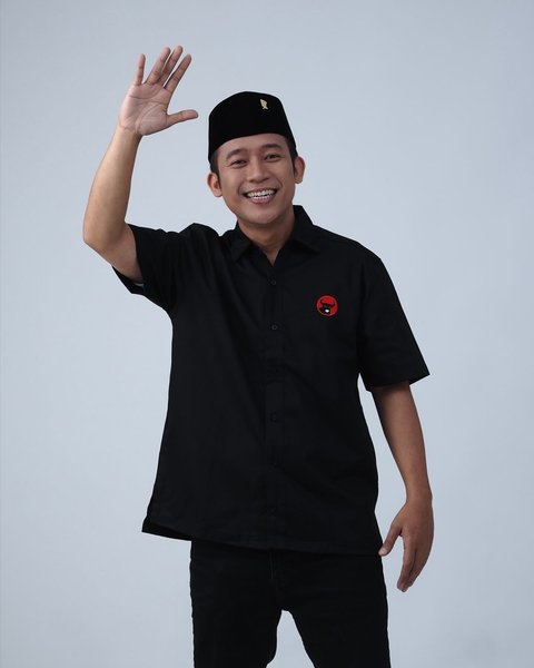 Profil Lengkap Denny Cagur, dari Komedian hingga Anggota DPR