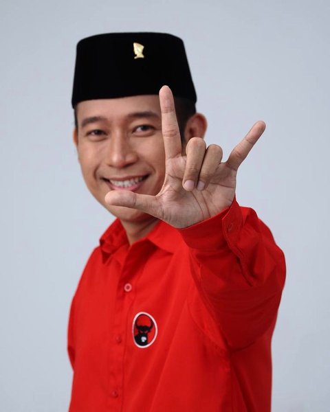 Profil Lengkap Denny Cagur, dari Komedian hingga Anggota DPR