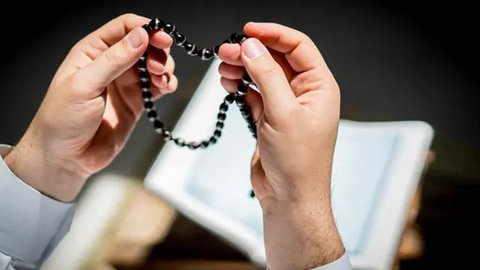 UAH (SS. YT. Adi Hidayat Official)