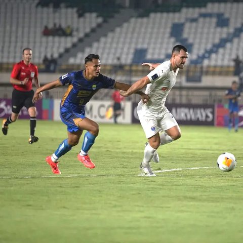Bek asing baru Persib Bandung asal Brasil, Gustavo Franca. (Bola.com/Erwin Snaz(