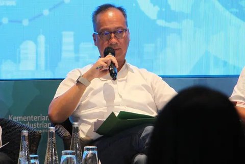 Menteri Perindustrian Agus Gumiwang Kartasasmita pada peluncuran ekspor pertama oleh PT Chery Indonesia di Cikarang, Jumat (1/11)