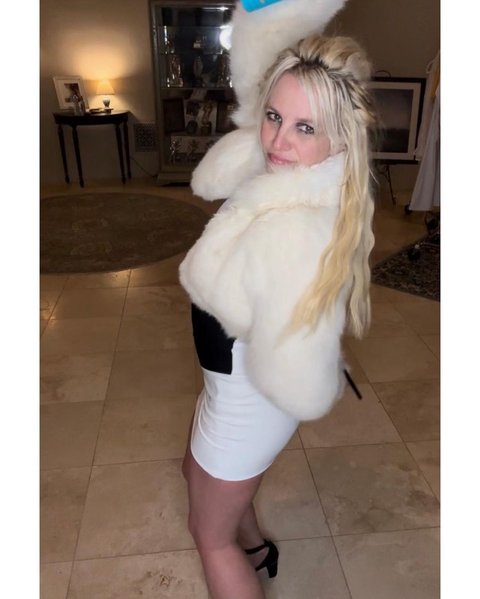 Deretan Kontroversi Britney Spears yang Resmi Menikahi Diri Sendiri