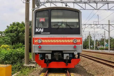 KA Taksaka relasi Stasiun Gambir-Yogyakarta tertemper truk di Perlintasan Sebidang (JPL 714) antara Stasiun Sentolo-Rewulu, Rabu (25/9/2024) pukul 03:52 WIB. (dok: KAI)