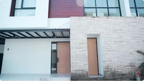 Potret rumah mewah Arafah Rianti. (sumber: YouTube/Arafah Rianti/Hifdzi Khoir)