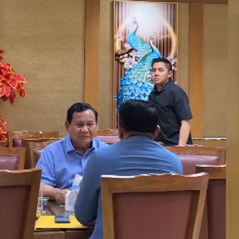 Prabowo Ajak Ridwan Kamil Makan Malam Nasi Padang