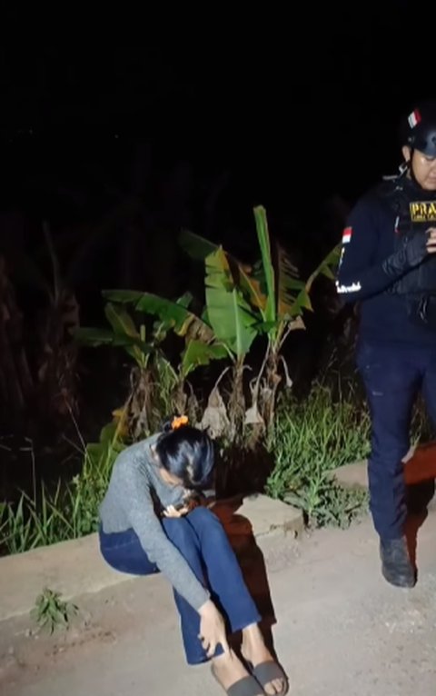 Wanita Ditinggal Teman Pria di Hutan Tengah Malam,