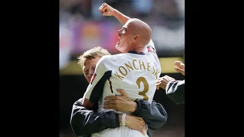 4. Craig Bellamy - Pensiun pada tahun 2014, Craig membangun yayasan olahraga terutama sepakbola. Mantan pemain Liverpool tersebut memulai proyek yayasan nya dengan menyumbangkan dana 1,4 ju