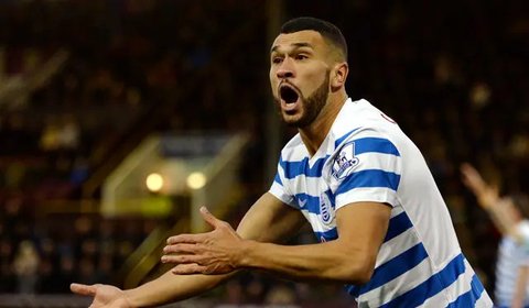 4. Craig Bellamy - Pensiun pada tahun 2014, Craig membangun yayasan olahraga terutama sepakbola. Mantan pemain Liverpool tersebut memulai proyek yayasan nya dengan menyumbangkan dana 1,4 ju