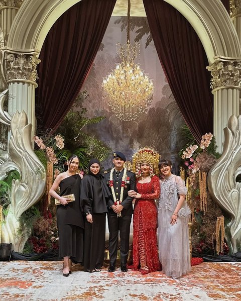Tampil Glamor Semua, Ini Sederet Seleb yang Hadir di Resepsi Febby Rastanty dan Drajad Djumantara