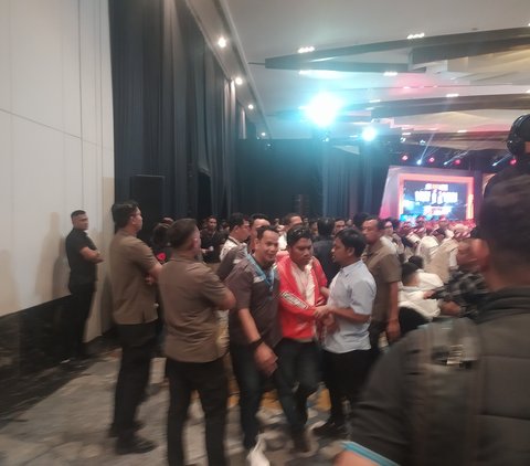 Pendukung Cagub Sulsel Bentrok di Dalam dan Luar Arena Debat Kandidat