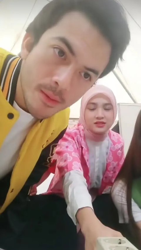 Kebersamaan Rizky Nazar dan Cut Syifa Kondangan Bareng (Sumber: Instagram/cutsyifa)