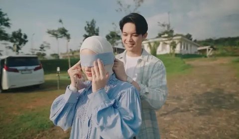 Potret terbaru Rey Mbayang usai oplas hidung. (sumber: Instagram/rey_mbayang)