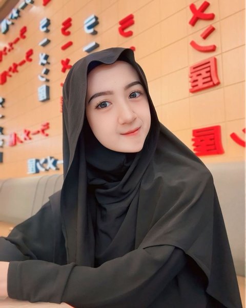 Potret Cantik Niatus Sholihah yang Viral karena Tawaran Raffi Ahmad Jadi Staf Utusan Presiden