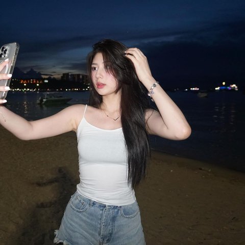 Potret Cantik Lydia Onic dengan Rambut Terurai, Brand Ambassador Tim Esport Asal Samarinda