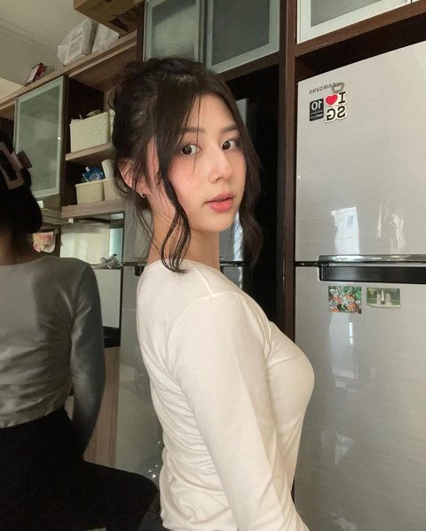 Potret Cantik Lydia Onic dengan Rambut Terurai, Brand Ambassador Tim Esport Asal Samarinda