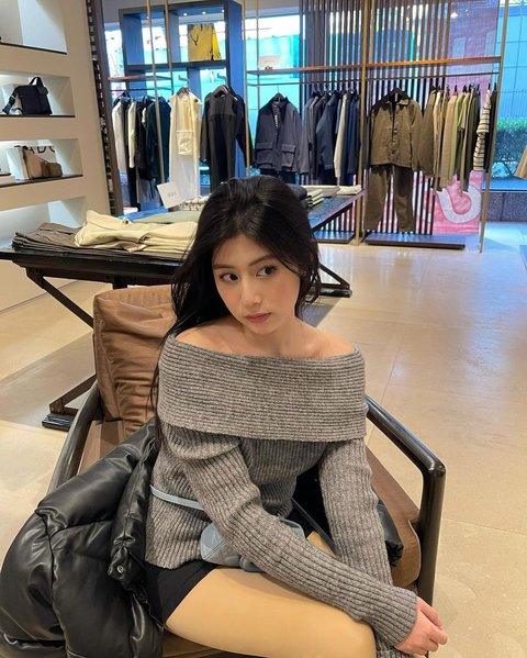 Potret Cantik Lydia Onic dengan Rambut Terurai, Brand Ambassador Tim Esport Asal Samarinda