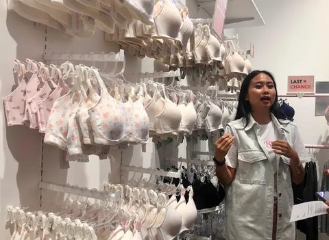 Sesi talkshow exclusive Media Session-Bra Fit, Body Fit : Health % Style with 6IXTY8IGHT bertujuan untuk menemukan bra sempurna dan dukung kesehatan kanker payudara di Jakarta, Rabu, 6 Novemb