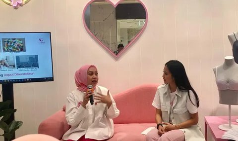 Sesi talkshow exclusive Media Session-Bra Fit, Body Fit : Health % Style with 6IXTY8IGHT bertujuan untuk menemukan bra sempurna dan dukung kesehatan kanker payudara di Jakarta, Rabu, 6 Novemb