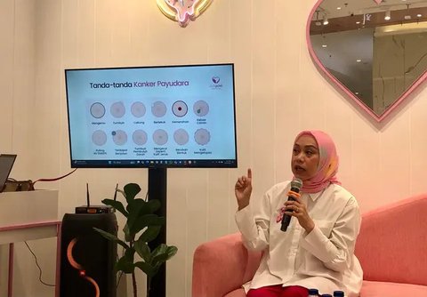 Sesi talkshow exclusive Media Session-Bra Fit, Body Fit : Health % Style with 6IXTY8IGHT bertujuan untuk menemukan bra sempurna dan dukung kesehatan kanker payudara di Jakarta, Rabu, 6 Novemb