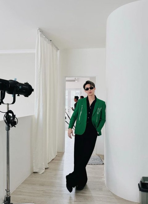 Profil Lengkap Rey Mbayang, Perjalanan Karier hingga Menjadi Suami Dinda Hauw