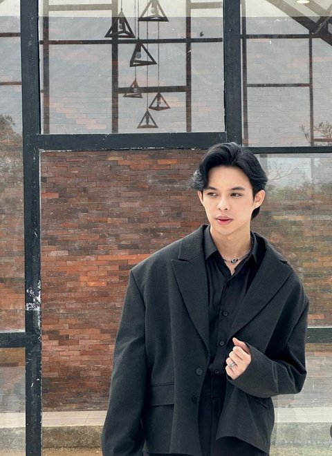 Profil Lengkap Rey Mbayang, Perjalanan Karier hingga Menjadi Suami Dinda Hauw