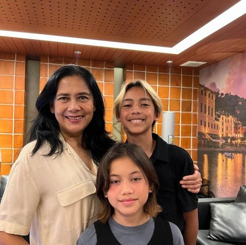 Momen Hangat Anak Selebriti dan Kakek-Nenek Mereka yang Menginspirasi