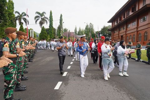 Momen Eks Kasad dan 160 Pati TNI 'Geruduk' Akmil