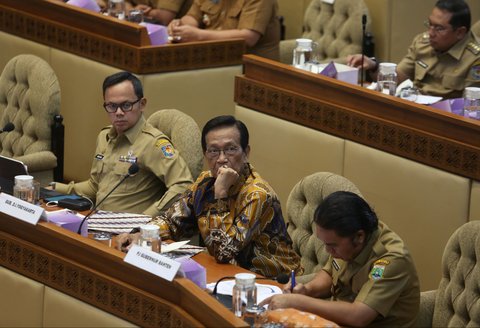 Komisi II DPR gelar rapat dengar pendapat (RDP) dengan PJ Gubernur terkait Pilkada 2024