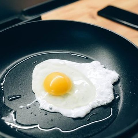 Menggoreng Telur