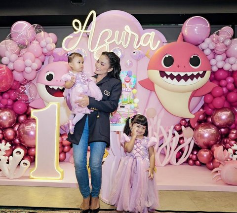 7 Foto Ulang Tahun Pertama Azura, Anak Bungsu Atta dan Aurel, Dihadiri Kris Dayanti serta Gen Halilintar