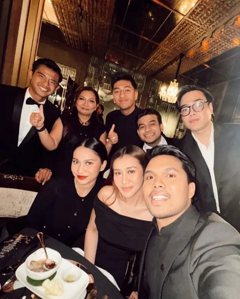 Momen Pratama Arhan dan Azizah Salsha hadiri acara bareng usai isu perselingkuhan. (sumber: Instagram/thariqhalilintar/arhanazizah.official)