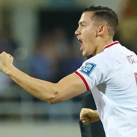 Timnas Indonesia - Jay Idzes dan Thom Haye (Bola.com/Adreanus Titus)