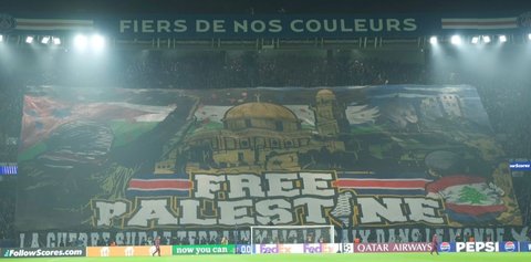 Rekaman Video Suporter PSG Bentangkan Spanduk Raksasa 'Free Palestine', Dibela UEFA Bikin Menteri Prancis Murka