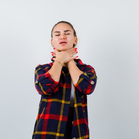 Gejala dan Penyebab Radang Tenggorokan