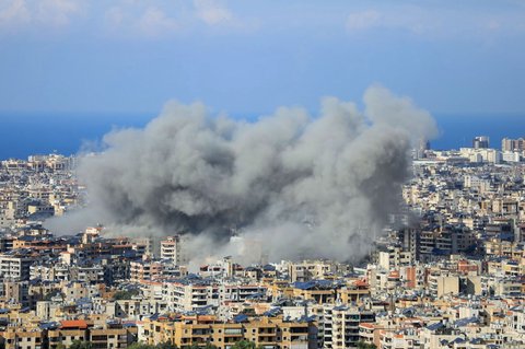 FOTO: Kejam! Tak Sampai Sejam Keluarkan Perintah Evakuasi, Israel Hujani Beirut dengan Bom