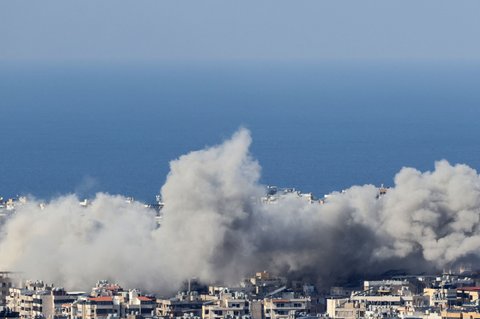 FOTO: Kejam! Tak Sampai Sejam Keluarkan Perintah Evakuasi, Israel Hujani Beirut dengan Bom