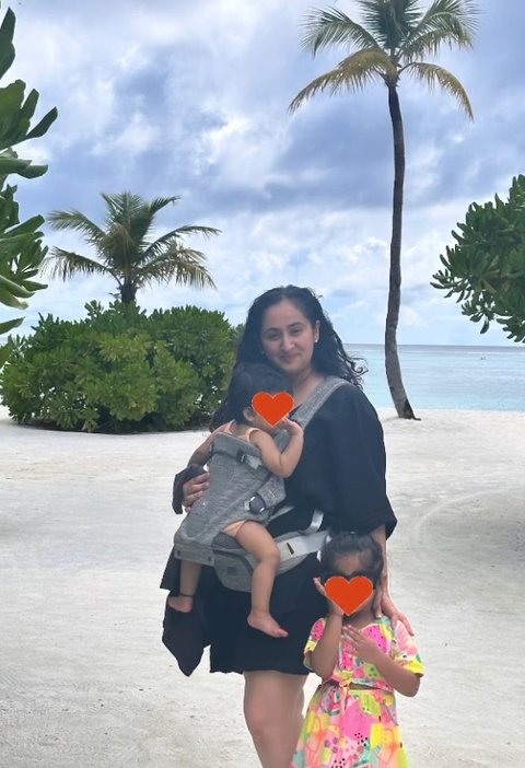 Foto Anak Kedua Shaheer Sheikh yang Jarang Disorot, Pernah Membuat Statusnya Dipertanyakan