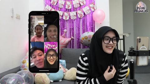 Tak sendirian, Putri juga mengajak Rizky Febian dan Njan untuk bergabung dalam video call untuk memeriahkan perayaan ulang tahun adik mereka.